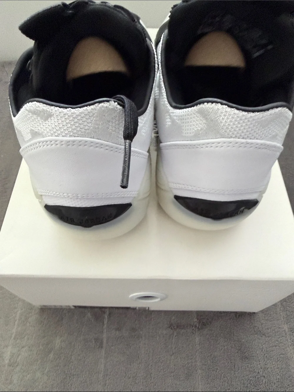 Jordan Black and White Air Jordan XXXIX Low-Top Sneakers